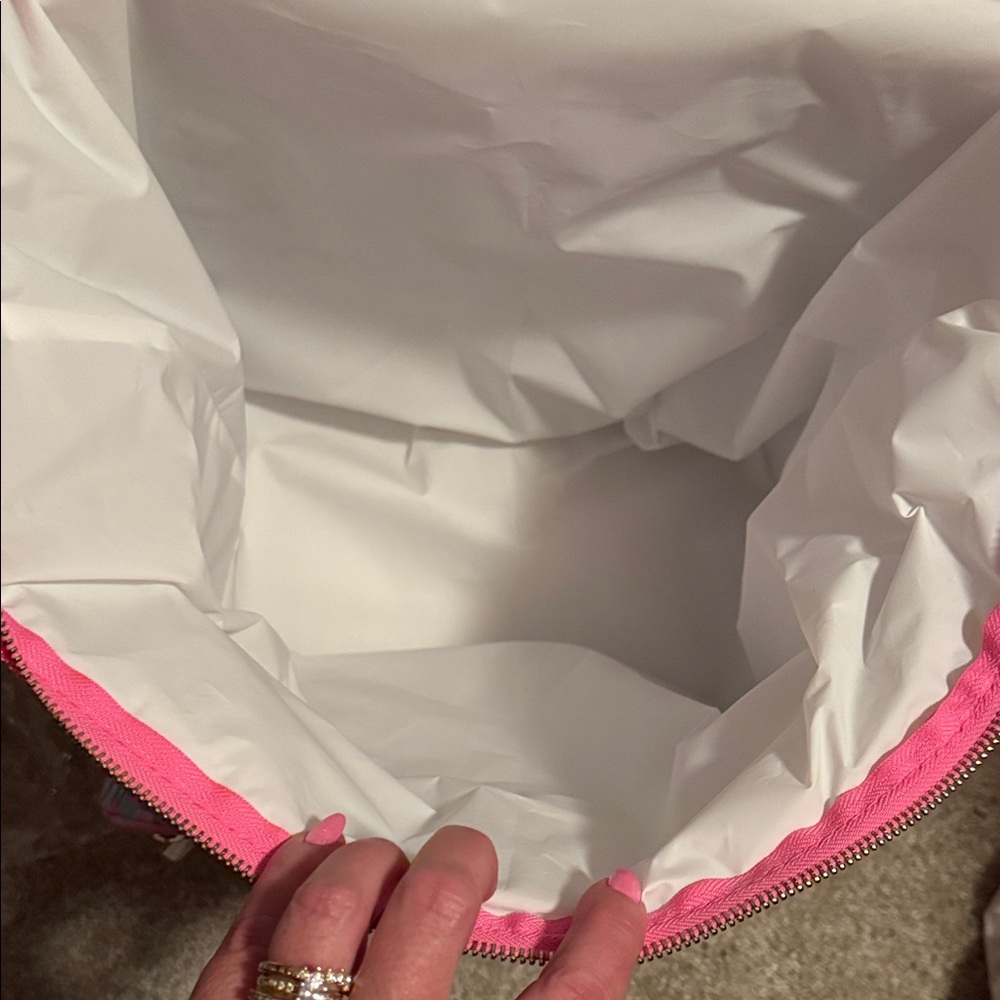Lilly Pulitzer Pink and Blue Rolling Cooler in original packaging NWT Carnivale - Picture 6 of 13